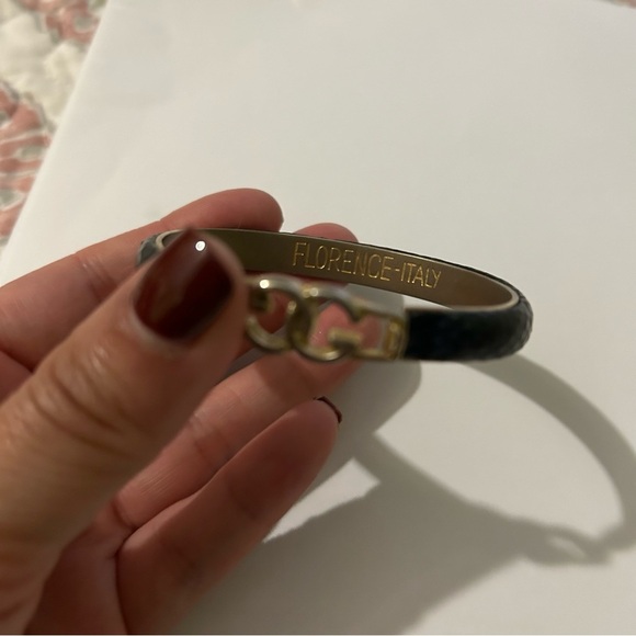 Gucci Gold Logo Bracelet with Black Band - Picture 6 of 9